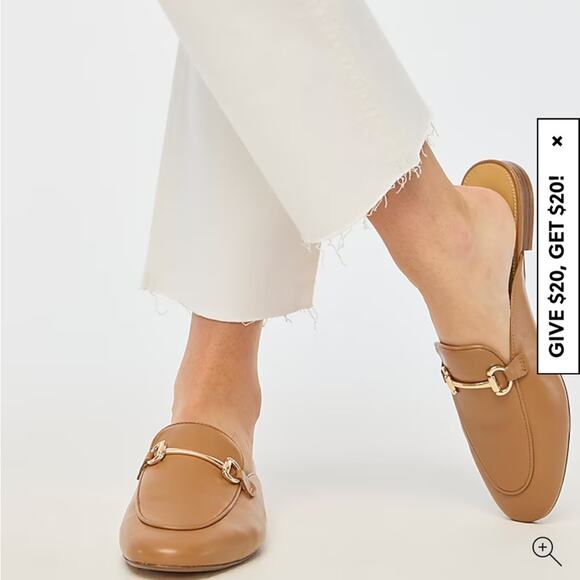 J Crew midrise Flare crop white jean in signature stretch - Picture 2 of 8